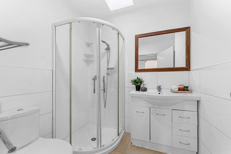 Photo of property in 22 Marvon Downs Avenue, Pakuranga Heights, Auckland, 2010