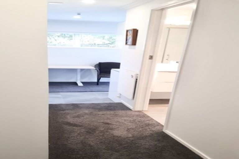 Photo of property in 1/88 East Coast Road, Milford, Auckland, 0620