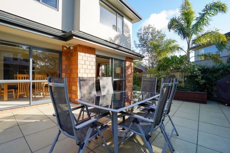 Photo of property in 11 Girvan Terrace, Wattle Downs, Auckland, 2103