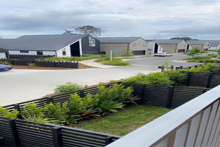 Photo of property in 6/28 Nevill Road, Hobsonville, Auckland, 0616