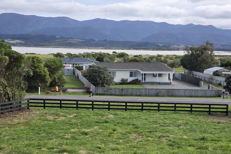 Photo of property in 88 Lake Ferry Road, Lake Ferry, Featherston, 5772