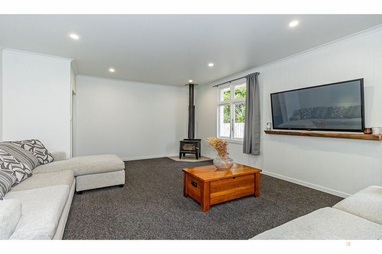 Photo of property in 17 Parsonage Road, Waimate, 7924