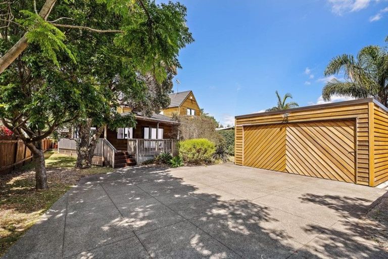 Photo of property in 30a Laurence Street, Manly, Whangaparaoa, 0930