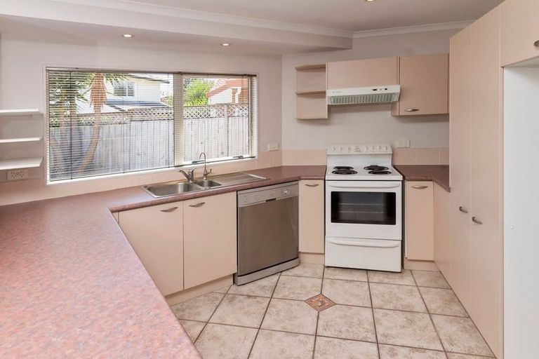 Photo of property in 4/8 Saints Court, Manurewa, Auckland, 2102