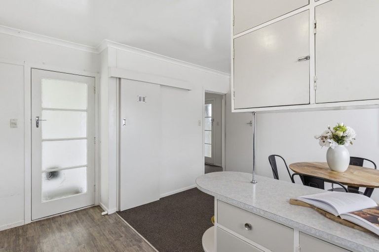 Photo of property in 3 Selwyn Street, Levin, 5510