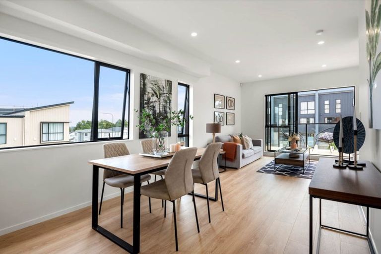 Photo of property in 19 Papatahi Lane, Flat Bush, Auckland, 2019