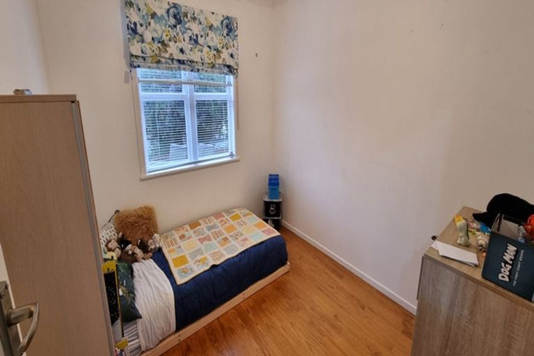 Photo of property in 15 Linwood Avenue, Forrest Hill, Auckland, 0620