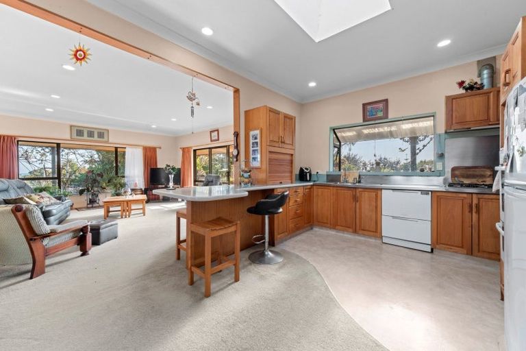 Photo of property in 27 Donnelly Street, Oakura, 4314