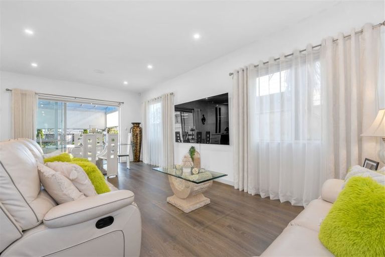 Photo of property in 39 Hikuawa Road, Flat Bush, Auckland, 2019