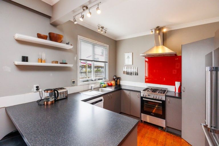 Photo of property in 33 Fitzroy Street, Terrace End, Palmerston North, 4410