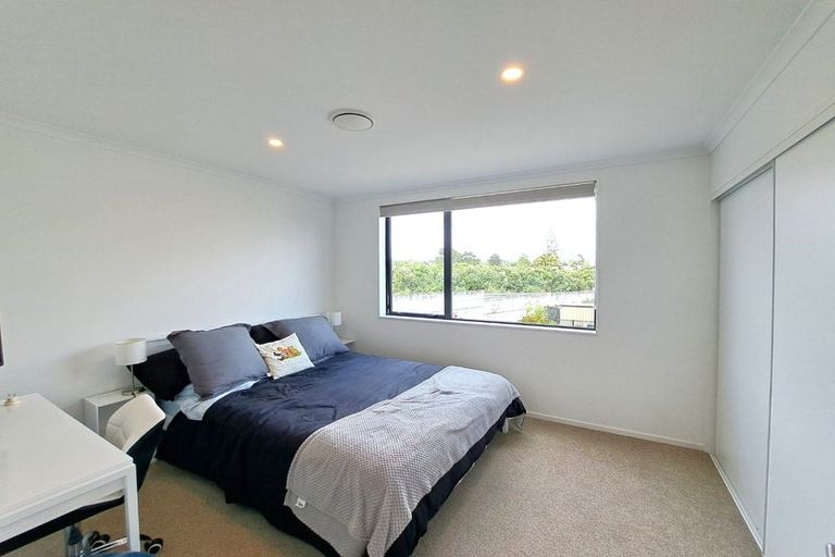 Photo of property in 10d Titoki Street, Te Atatu Peninsula, Auckland, 0610