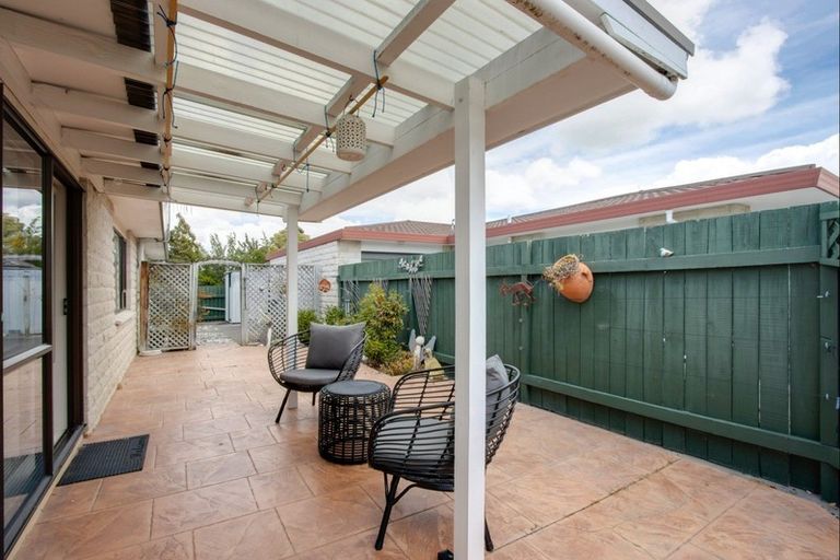 Photo of property in 1/52 Avondale Road, Taradale, Napier, 4112