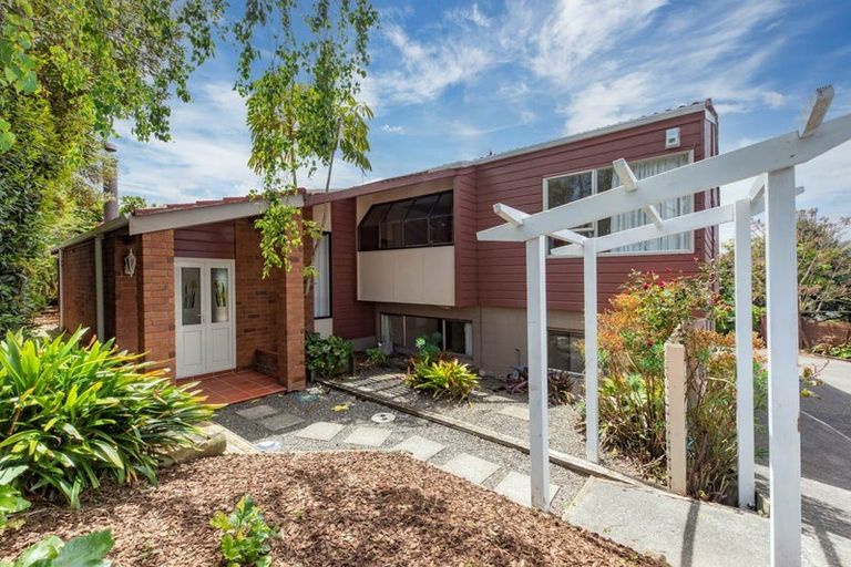 Photo of property in 237 Te Atatu Road, Te Atatu South, Auckland, 0610