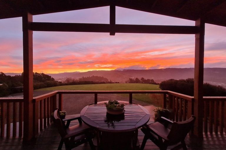 Photo of property in 11 Streets Way, Timberlea, Upper Hutt, 5018