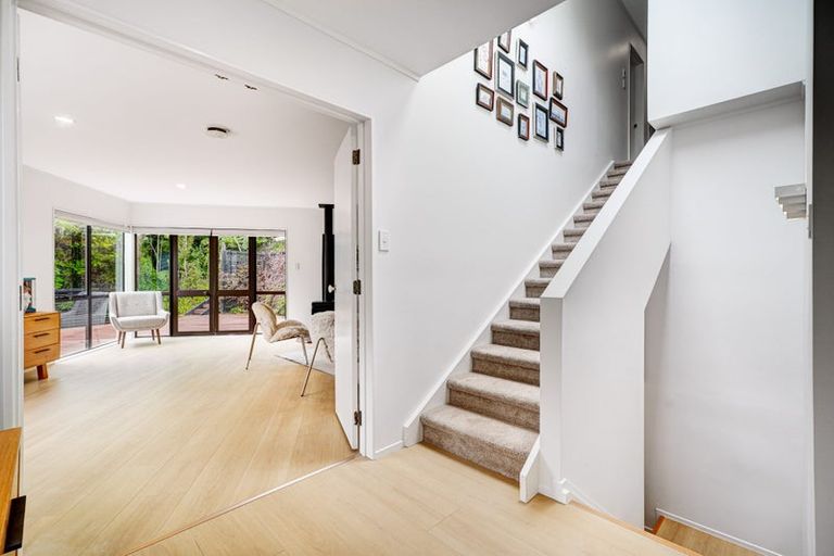 Photo of property in 8 Stitchbird Close, Murrays Bay, Auckland, 0630