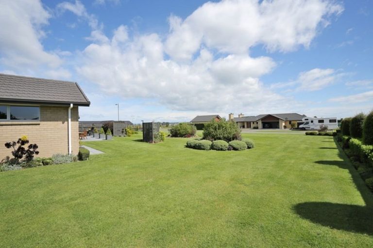 Photo of property in 17 Sunrise Drive, Seaward Bush, Invercargill, 9812