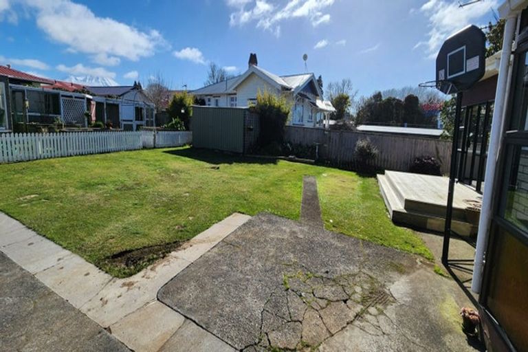 Photo of property in 67 Broadway, Stratford, 4332