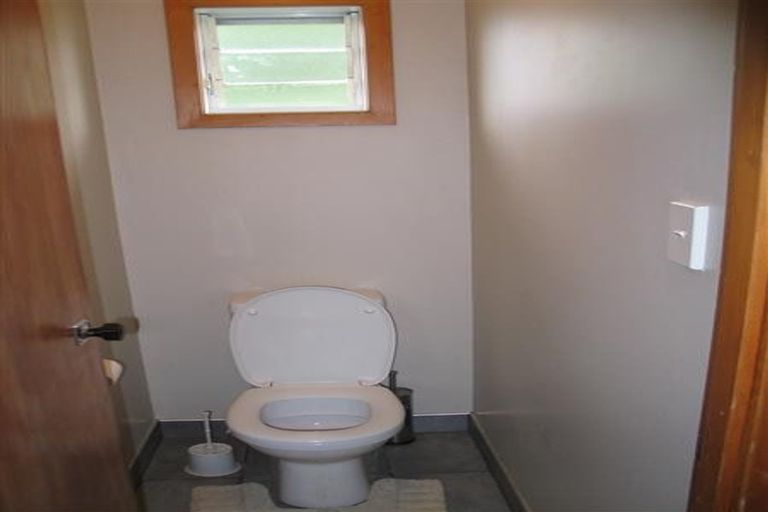 Photo of property in 126 Flanshaw Road, Te Atatu South, Auckland, 0610