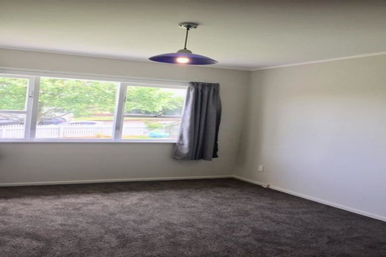 Photo of property in 4199 Great North Road, Glen Eden, Auckland, 0602