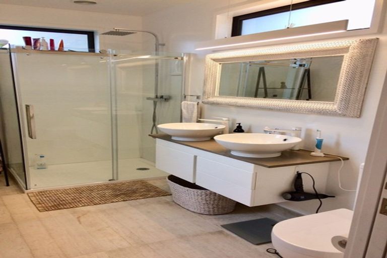 Photo of property in 15 Williams Street, Cambridge, 3434