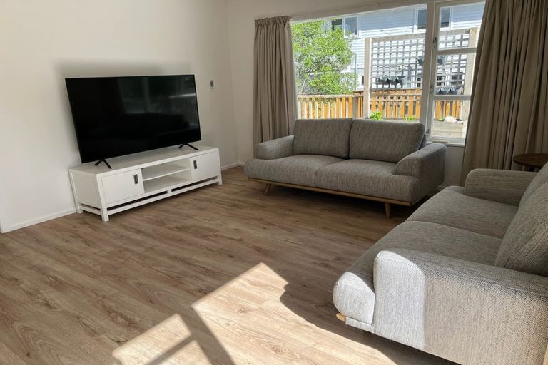 Photo of property in 40 Trinidad Road, Sunnynook, Auckland, 0620