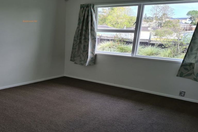 Photo of property in 54 Captain Scott Road, Glen Eden, Auckland, 0602