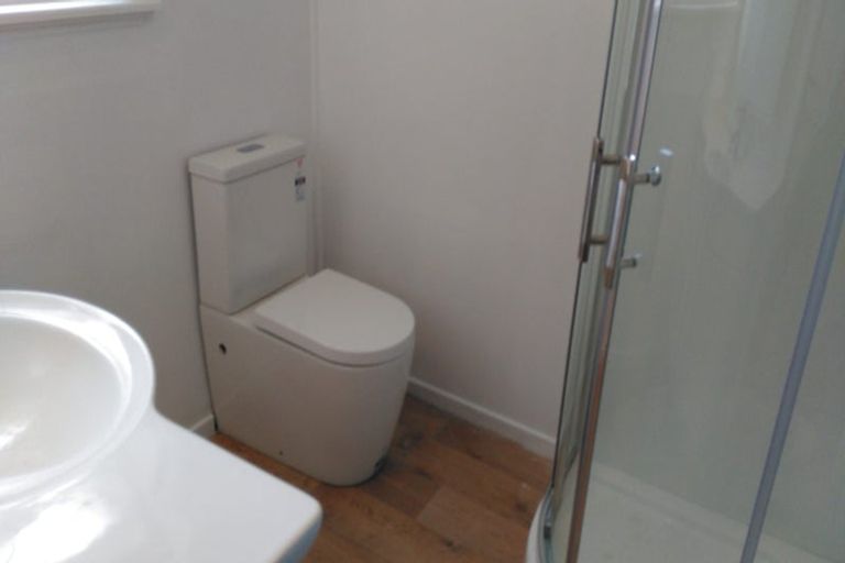 Photo of property in 88 Newlands Road, Newlands, Wellington, 6037