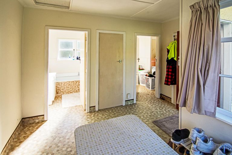 Photo of property in 16 Upper Plain Road, Masterton, 5810