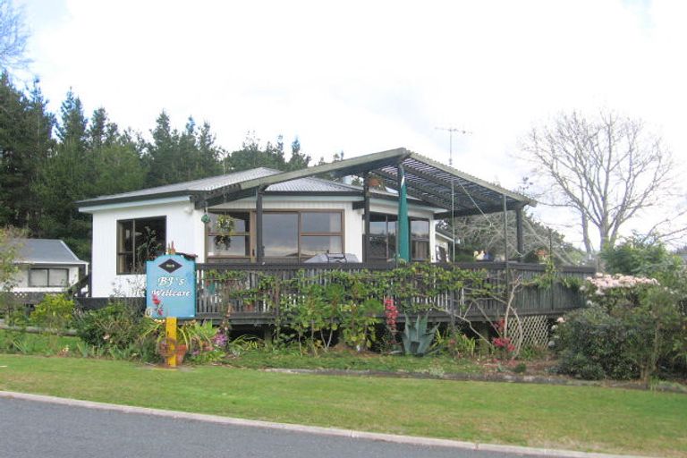 Photo of property in 203 Tirohanga Drive, Whangamata, 3620