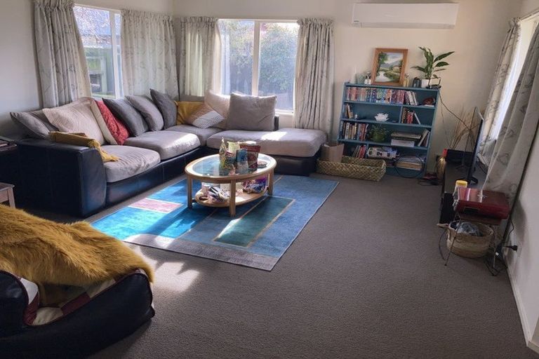 Photo of property in 4 Ronald George Place, Parklands, Christchurch, 8083