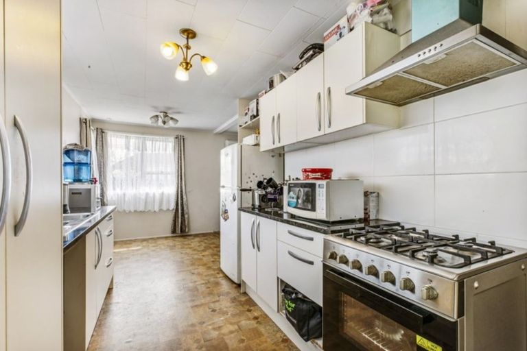 Photo of property in 43 Othello Drive, Clover Park, Auckland, 2023