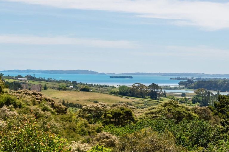 Photo of property in 586 Whitford Road, Whitford, Howick, 2571