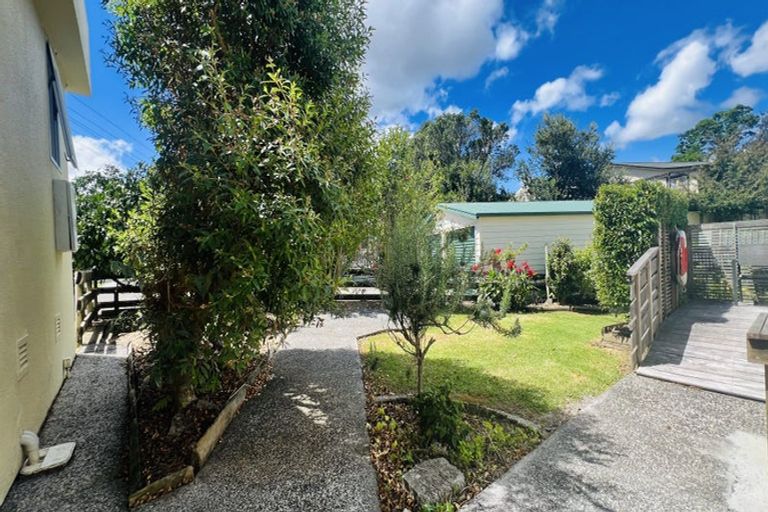 Photo of property in 98 Victoria Street, Coromandel, 3506