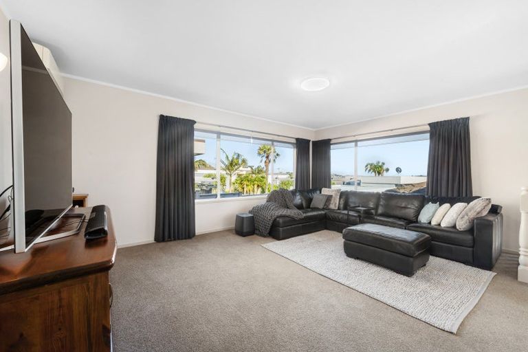 Photo of property in 32b Takutai Avenue, Bucklands Beach, Auckland, 2012