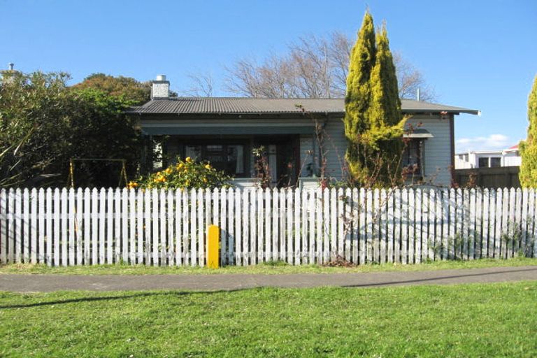 Photo of property in 8 Cleland Street, Palmerston North, 4410