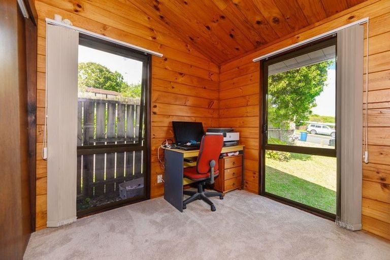 Photo of property in 107 Becroft Drive, Forrest Hill, Auckland, 0620