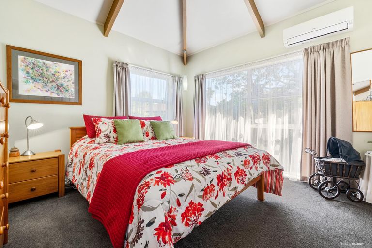 Photo of property in 350c Great South Road, Opaheke, Papakura, 2113