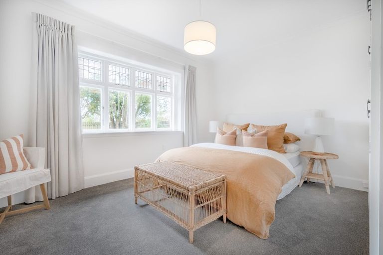 Photo of property in 35 Stapletons Road, Richmond, Christchurch, 8013