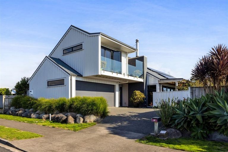 Photo of property in 57 Dillon Drive, Bell Block, New Plymouth, 4312
