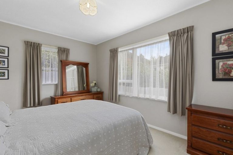 Photo of property in 135 Hine Road, Wainuiomata, Lower Hutt, 5014