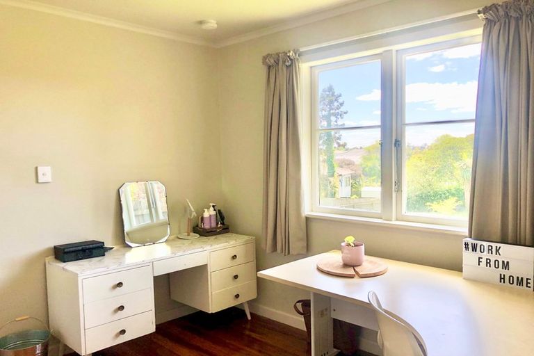 Photo of property in 5 Duncan Avenue, Te Atatu South, Auckland, 0610