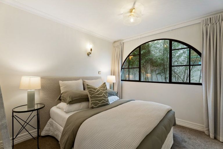 Photo of property in 35 Tawini Road, Titirangi, Auckland, 0604