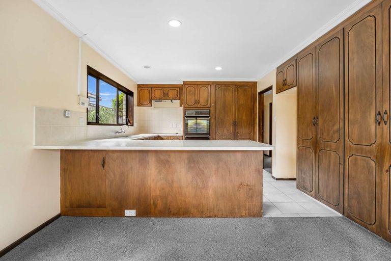 Photo of property in 2/12 Penrhyn Place, Mount Maunganui, 3116