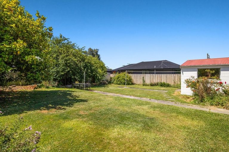 Photo of property in 49 Sturrocks Road, Redwood, Christchurch, 8051