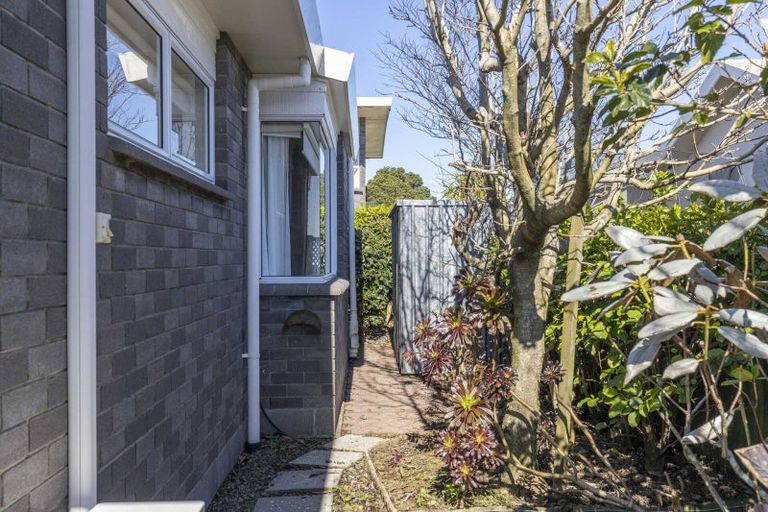 Photo of property in 2/13 Chatswood Grove, Fitzroy, New Plymouth, 4312