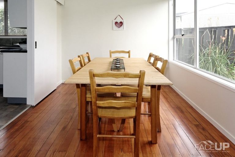 Photo of property in 15 Bellringer Road, Massey, Auckland, 0614