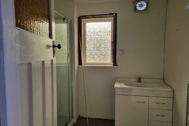 Photo of property in 15 Atkinson Street, Woodville, 4920