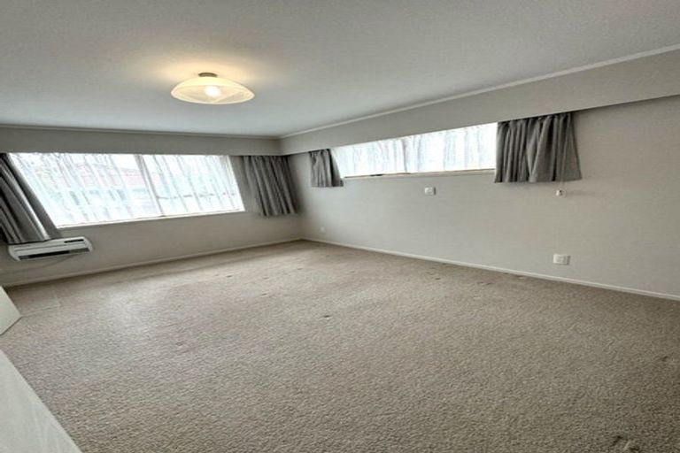 Photo of property in 12 Faith Bullock Place, New Lynn, Auckland, 0600