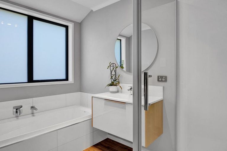 Photo of property in 32 Larlin Drive, Hawera, 4675