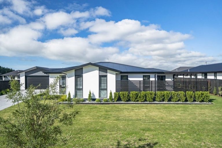 Photo of property in 2 Denton Street, Amberley, 7410